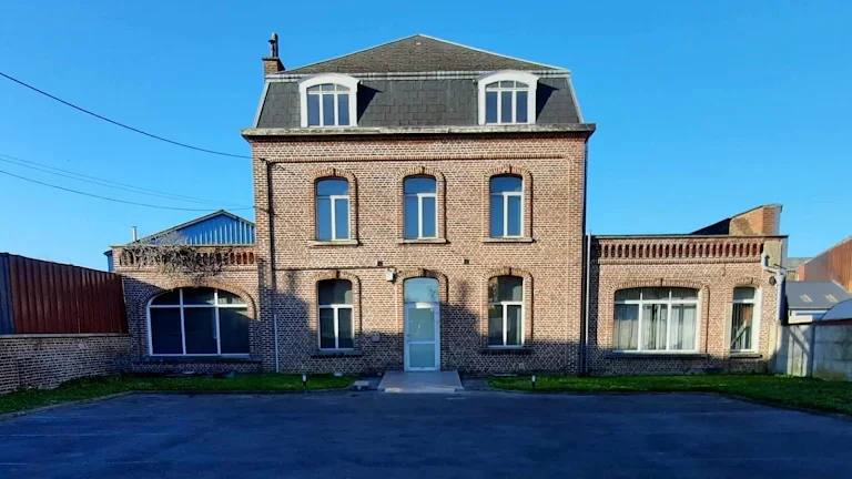 Façade de la Maison Médicale Marly Stade — 79 rue de la Gare